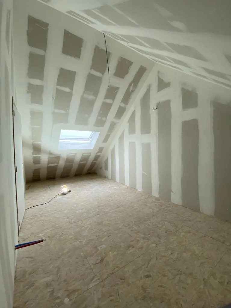 Zolderrenovatie in Zemst - transformatie van ongebruikte zolder tot functionele woonruimte